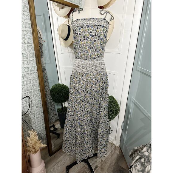 EUC Tory Burch Smocked Dress Red Floral Print Size Medium Resort Beach - Picture 3 of 7